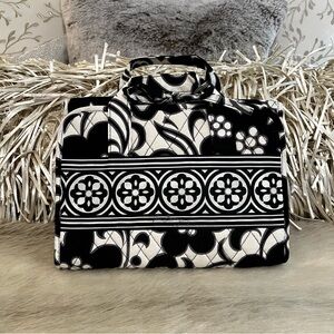 VERA BRADLEY Night & Day 2010 Iconic Grand Hanging Organizer Toiletries Cosmetic